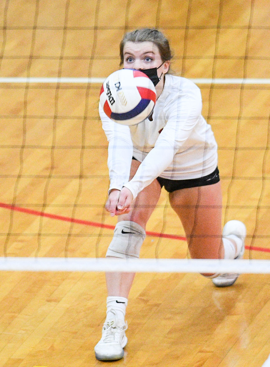 100521-qc-spt-moline-ri-vball-031